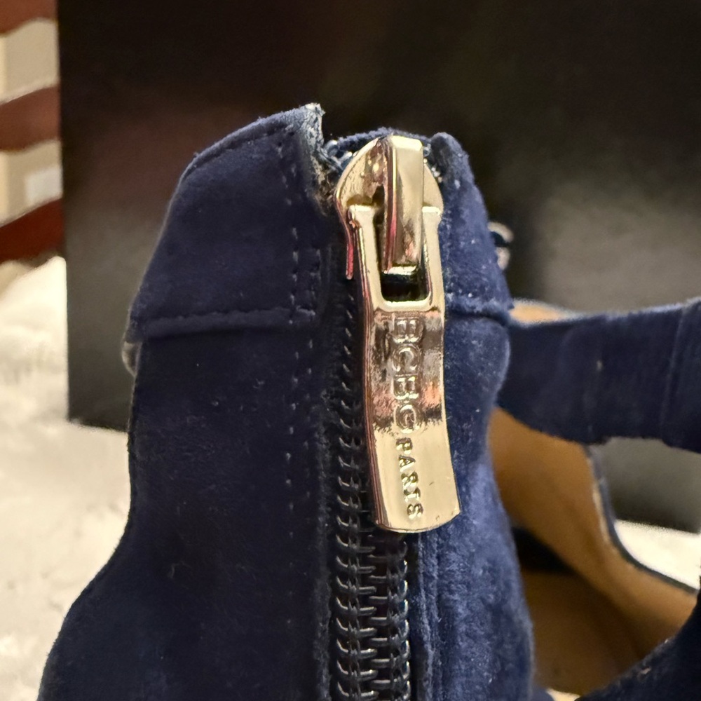 Blue suede peep toe booties - Picture 11 of 15